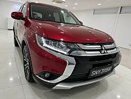 Mitsubishi Outlander 2.4 CVT 4WD Sunroof Facelift 2016 Red Rear Entertaiment 